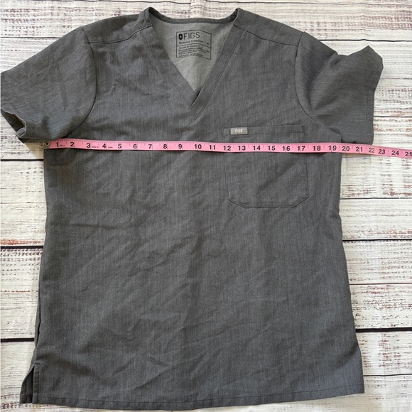 FIGS Scrub Set – Catarina Top + Joggers | Women’s Medium Graphite Gray - Picture 7 of 14